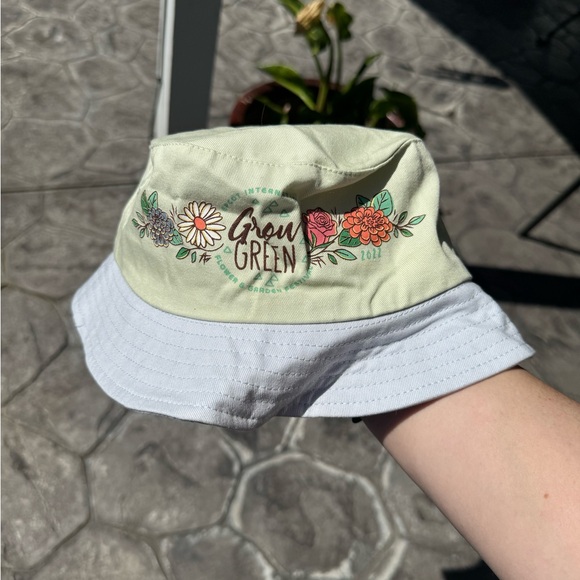 Epcot 2022 Flower and Garden Spirit Jersey and Bucket Hat - Picture 5 of 5